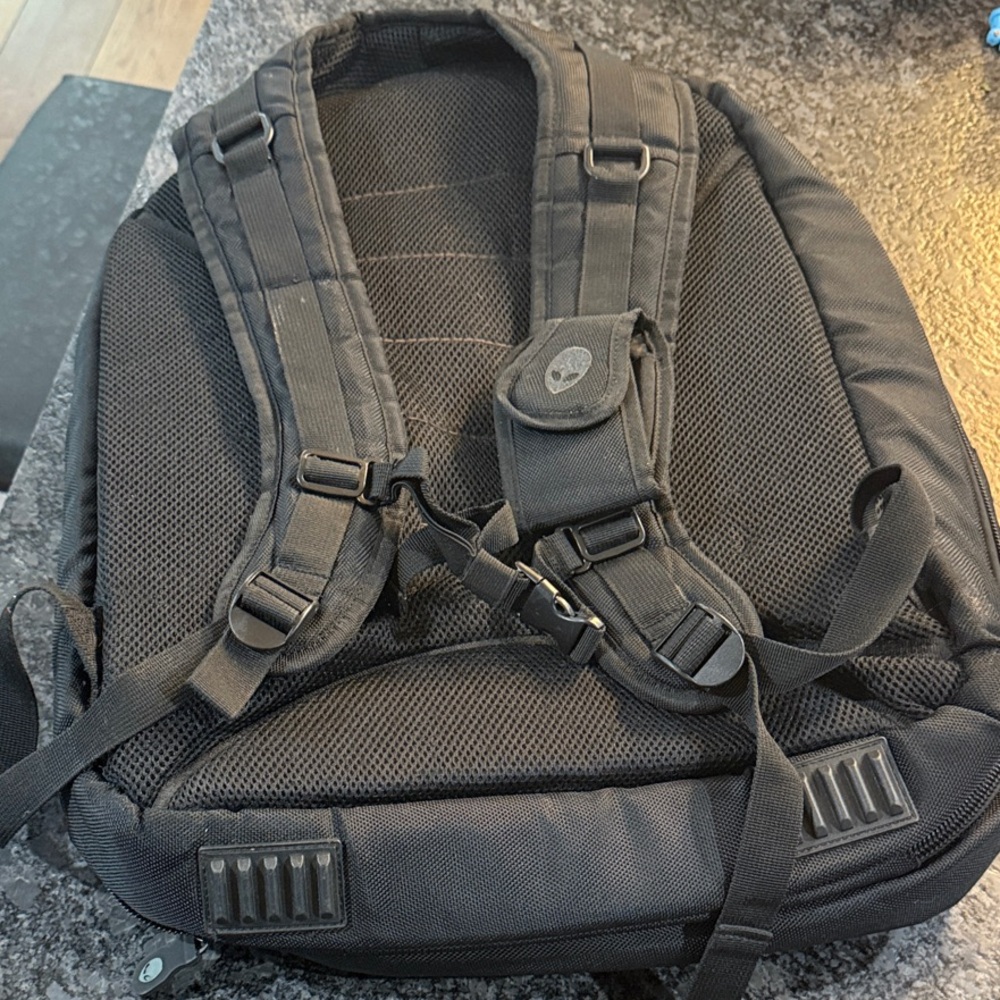 Alienware Black And Gray Backpack - image 5